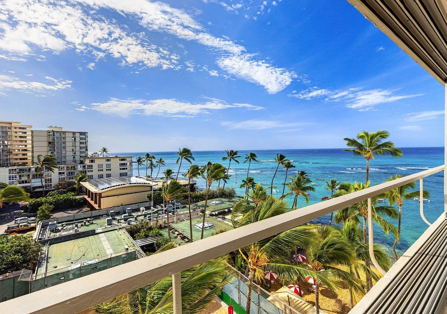 Elegant 2BR Diamond Head Condo w/ Luxury Diamond Head Views & Designer Touches — Photo 3