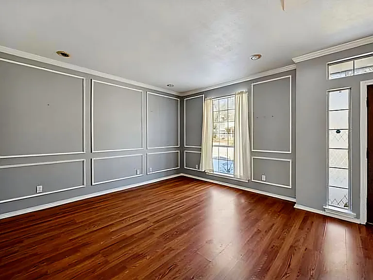 2657 Hillside Dr — Photo 3