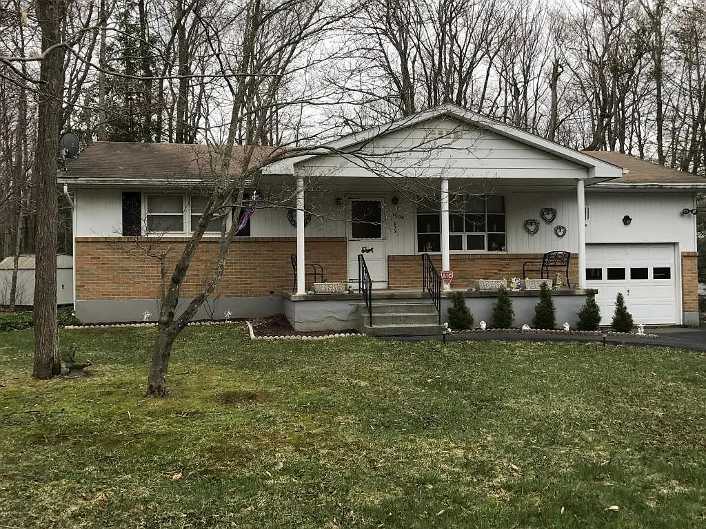 208 Adams Pl photo 1