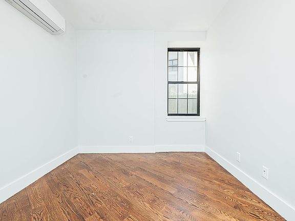 3rd image of 35 Claver Pl #4N
