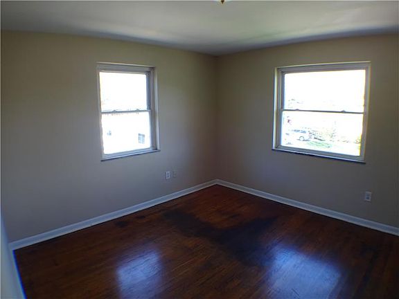 4th image of 10 Glenn St APT B