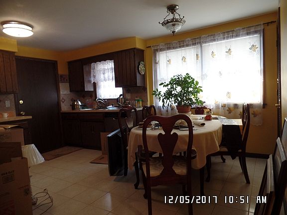 3rd image of 5024 N Austin Ave APT 3E