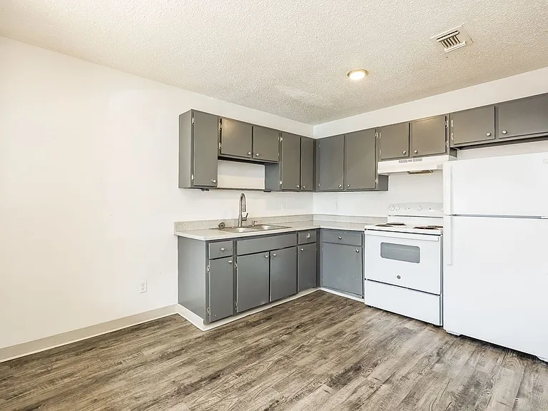 984 E Saxony Dr — Photo 20