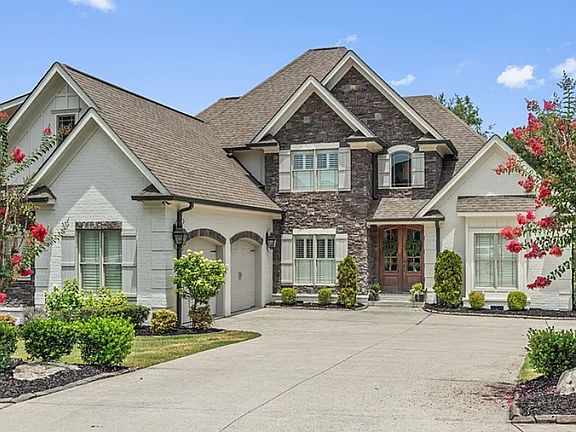 2nd image of 8007 Hampton Cove Dr