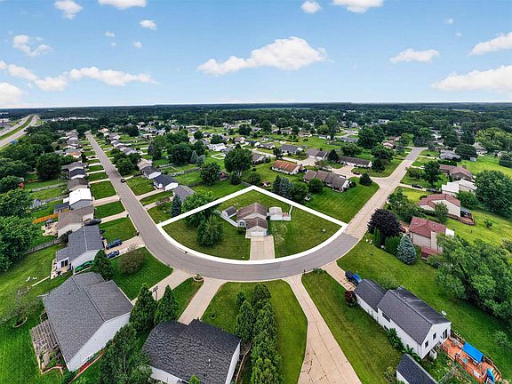 2nd image of 27407 Cobblestone Way