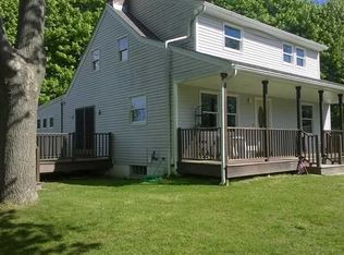 3 Oakview Ter, Middletown, RI 02842