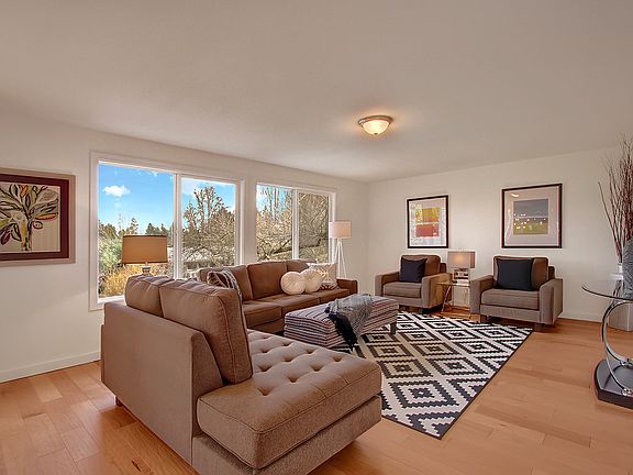 3rd image of 9547 44th Ave NE