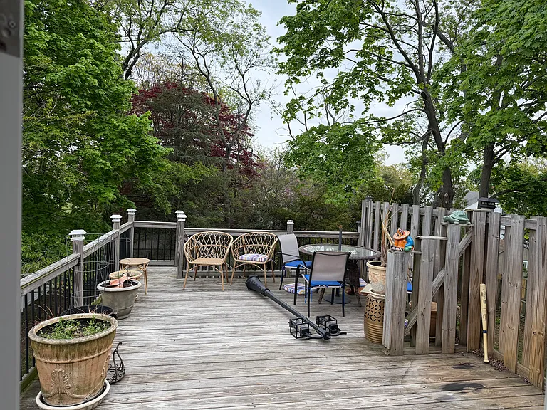 Linstead Ln — Photo 6