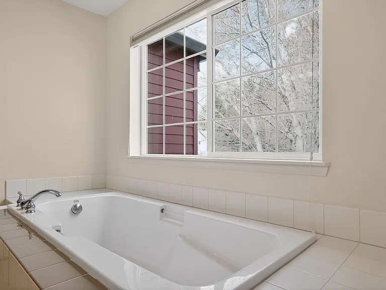 1052 SE Portlandia Ave — Photo 13