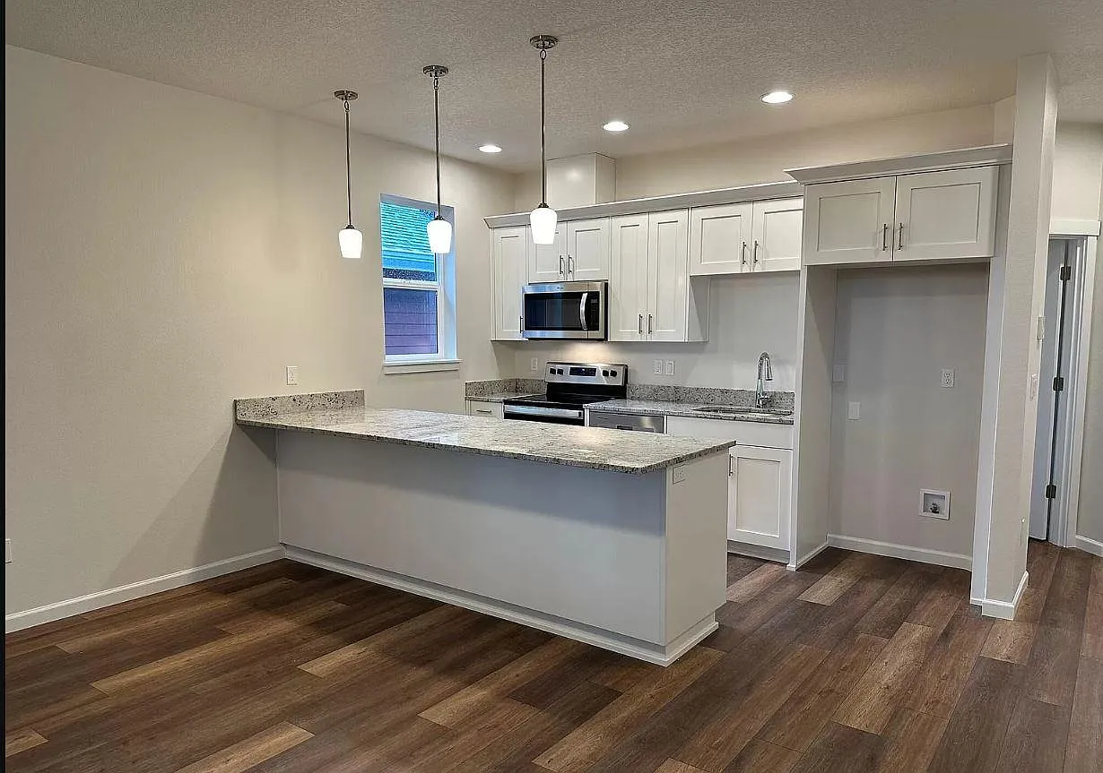 2 bed, 999 sqft, $2,300 — Photo 4