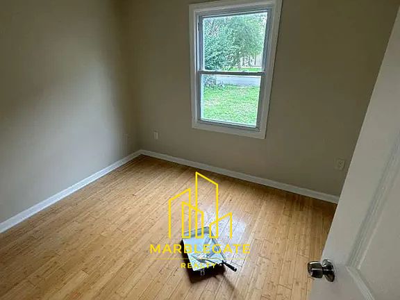 4th image of 205 4th St #11
