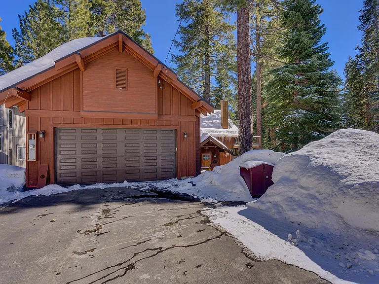 1325 Edelweiss Ln — Photo 4
