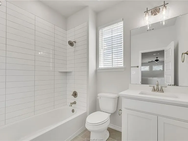 2545 Leyla Ln — Photo 25