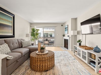 8163 Redlands St APT 24, Playa Del Rey, CA, 90293