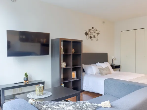 233 Robson St, Vancouver, BC