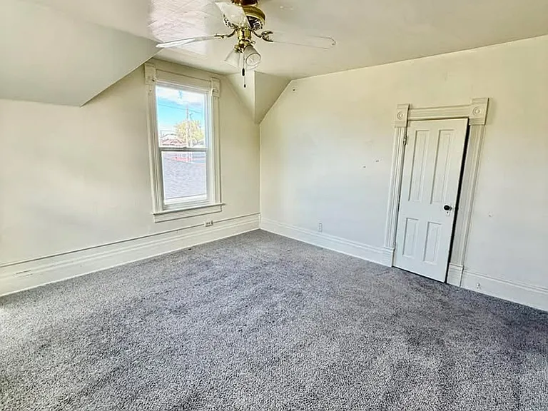 241 N Hayes Ave — Photo 1