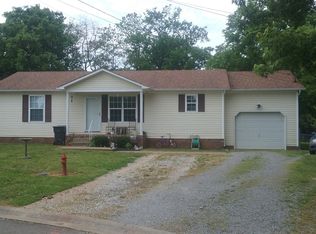 143 Lilian Dr, Oak Grove, KY 42262