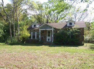 705 Polk St N, Mena, AR 71953