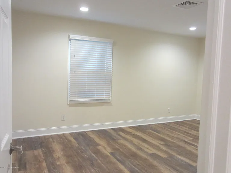 22 Lasatta Ave #2B — Photo 13