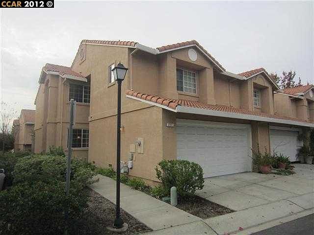 1st image of 211 Portola Dr