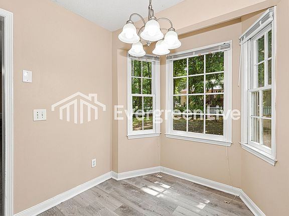 5th image of 160 Chinquapin Cir