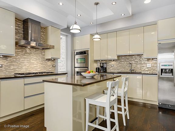 3rd image of 3107 W Armitage Ave #1