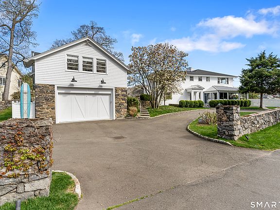 4th image of 13 Edgehill Drive