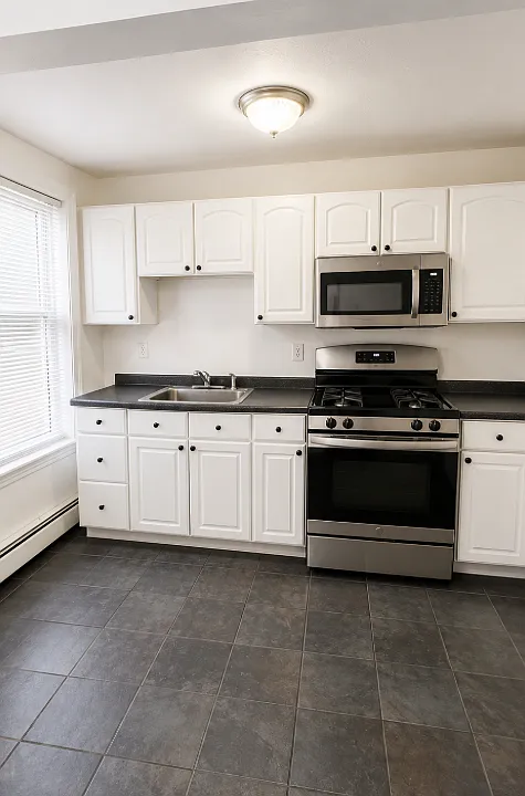 77 Division St #2
