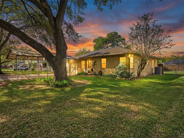 2501 Marguerite St, Bay City, TX 77414