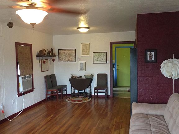 5th image of 1017 E 1st St