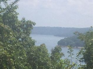 9 Country Club Dr, Eureka Springs, AR 72631