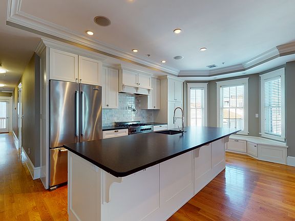 2nd image of 721 E 6th St APT 4