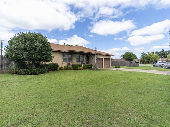4th image of 412 NW 30th St