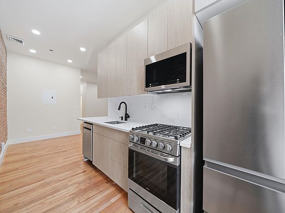 5th image of 213 York St #2