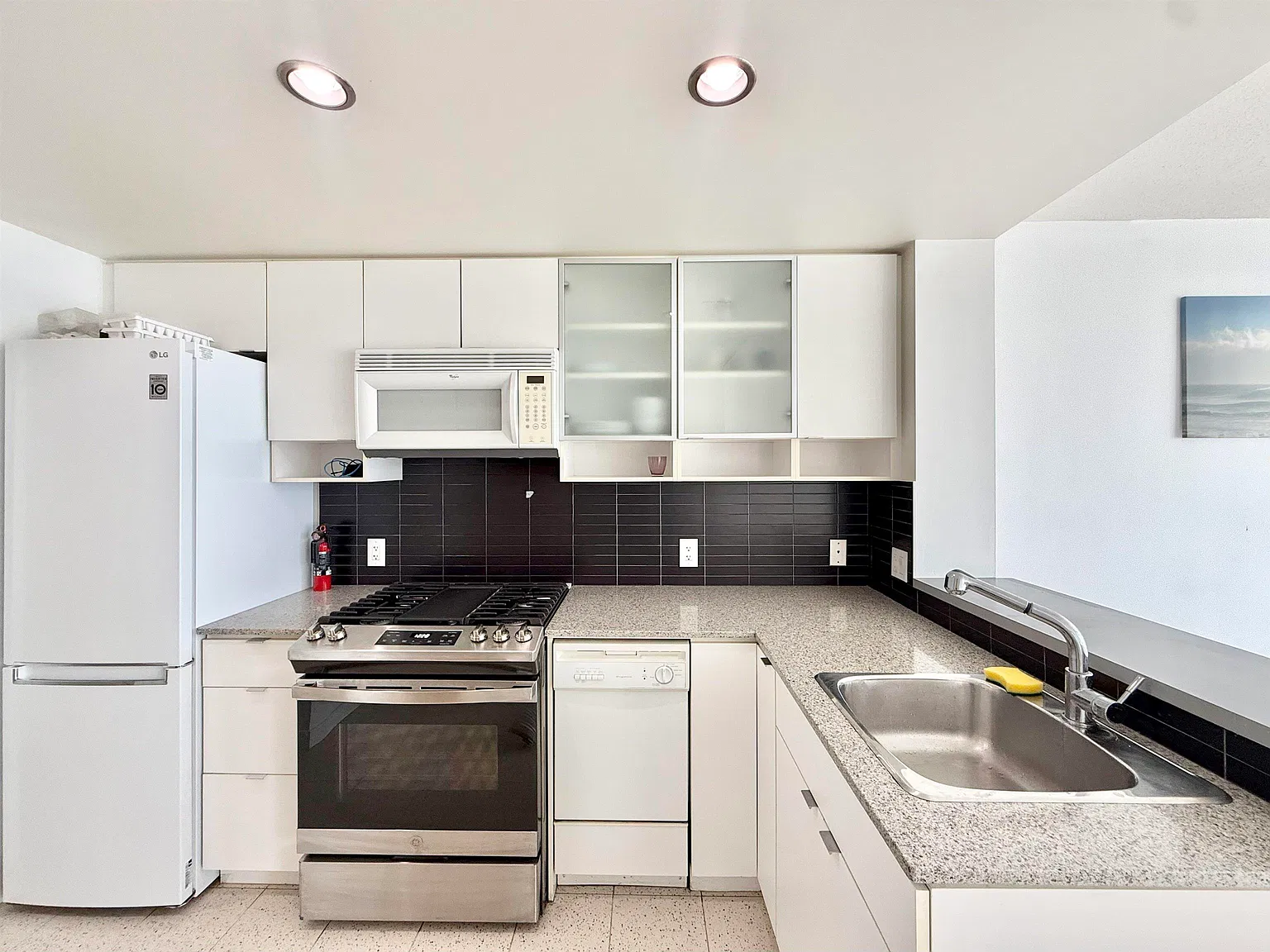 Studio, 460 sqft, $2,100 — Photo 3