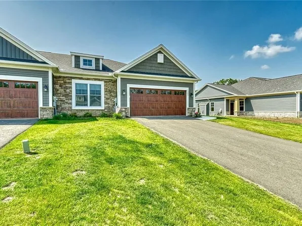 1406 Creeks Edge Dr, Webster, NY 14580