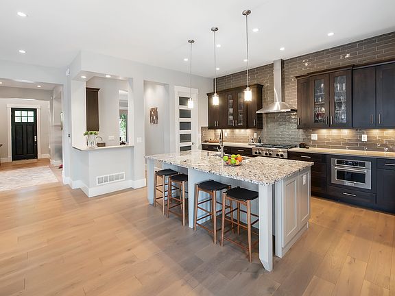 5th image of 2322 S Josephine St