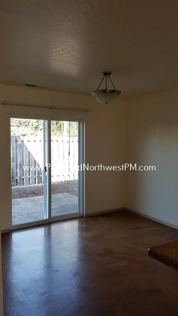 Junction City Row House — Photo 4