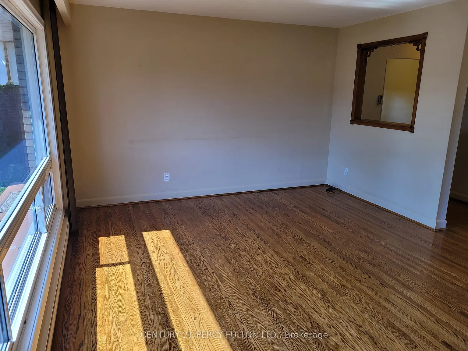 3 bed, $2,400 — Photo 3