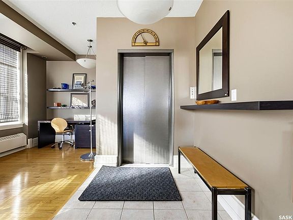 2nd image of UNIT 400-2020 11TH AVENUE