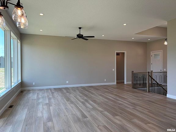 4th image of 7137 Alvie Ln