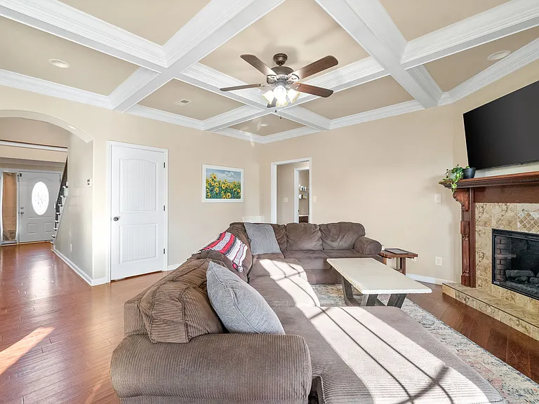 3349 Wiser Dr — Photo 10