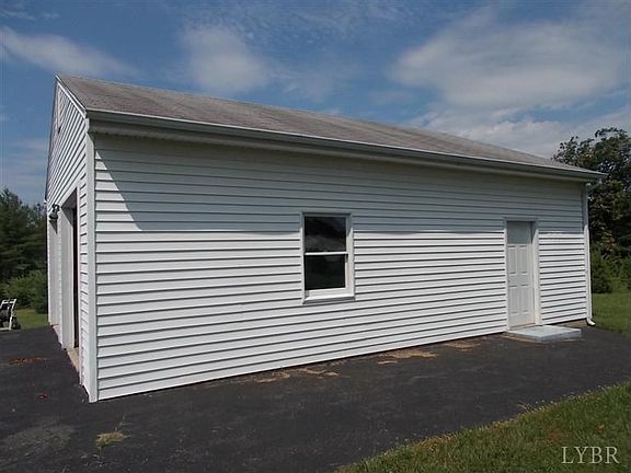 4th image of 282 Camden Dr