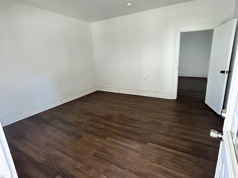 909 Atlantic St E — Photo 6