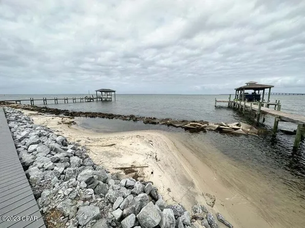 1758 Stanford Rd, Gulf Breeze, FL 32563