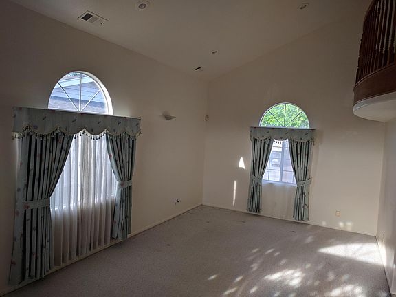 5th image of 3732 Strang Ave