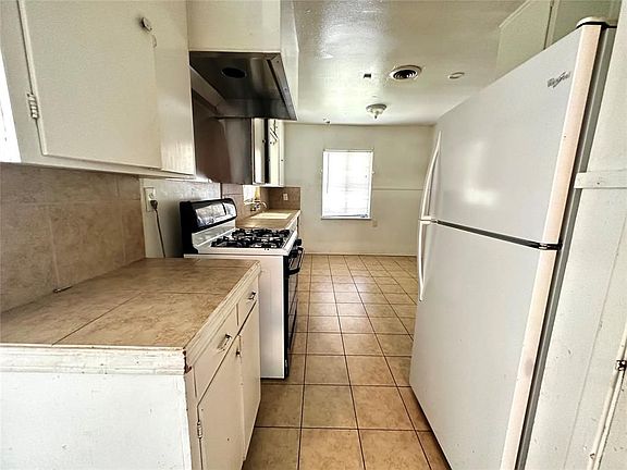 5th image of 5210 Stuyvesant Ln