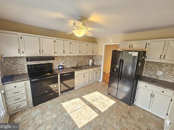 2nd image of 28 Club Ln