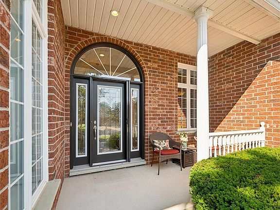 2nd image of 28 Sun Valley Dr