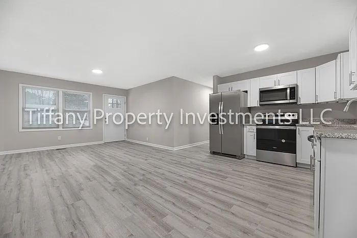 2331 Woodleaf Dr — Photo 4